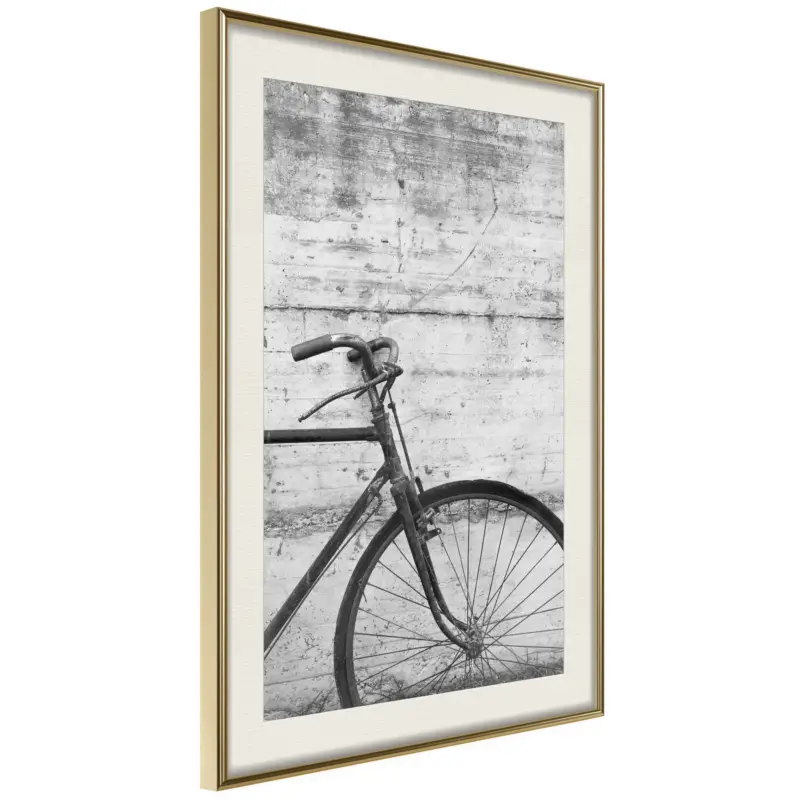 Achat Immédiat Poster - Bicycle Leaning Against the Wall - goud passepartout - 20x30